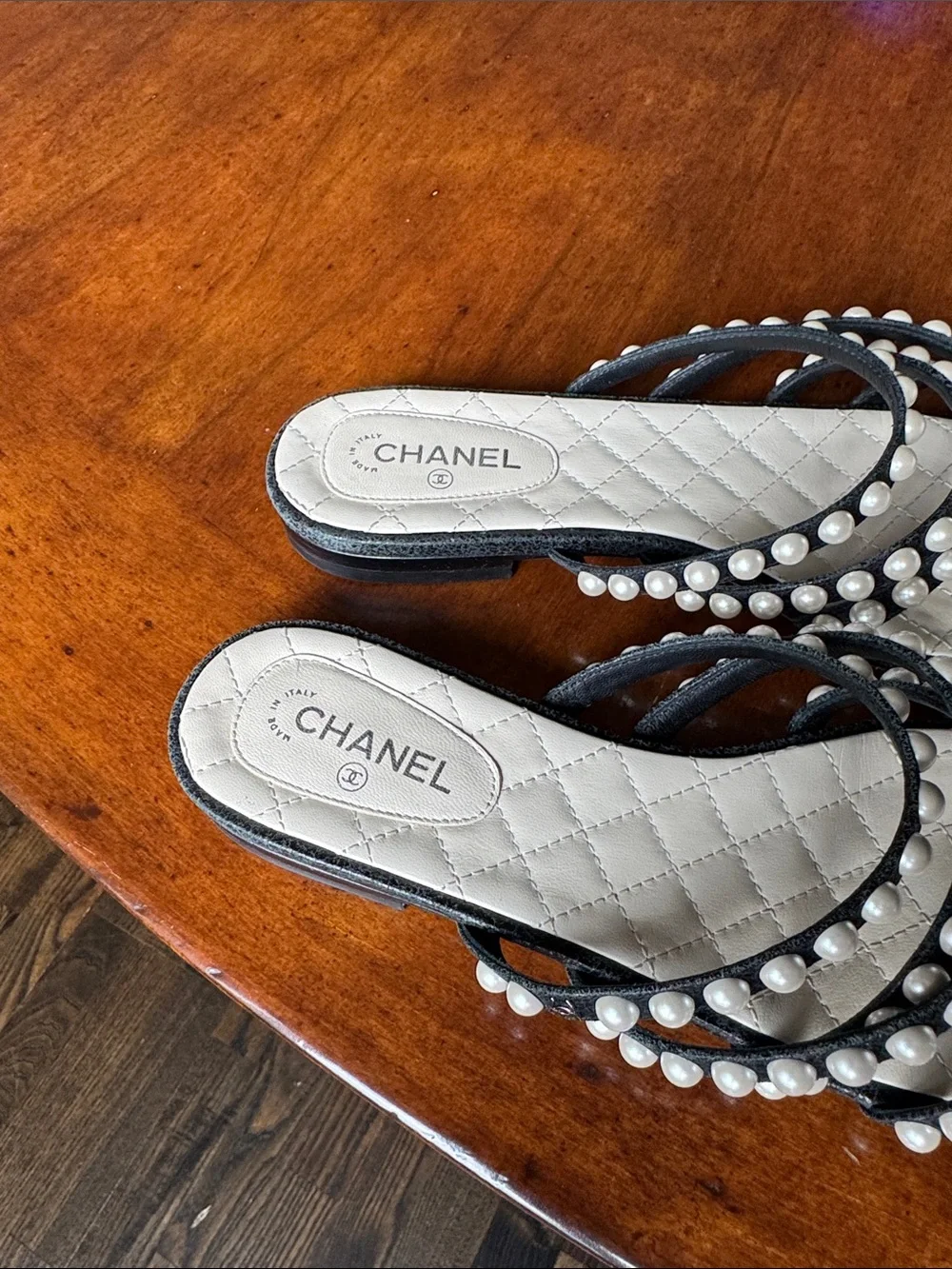 CHANEL Black Crackled Lambskin and White Quilted Pearl-Strap Slide Sandals
